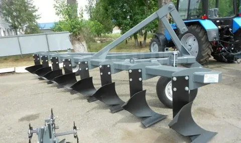 تصویر 3 از گاوآهن گوهر صنعت با تیغه‌ های قابل تعویض و کارکرد بهینه در خاک‌ های متراکم